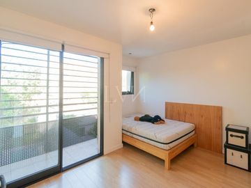 Venta casa estilo tríplex 5 ambientes con jardín y pileta en Vicente Lopez