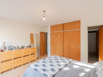 Venta casa estilo tríplex 5 ambientes con jardín y pileta en Vicente Lopez