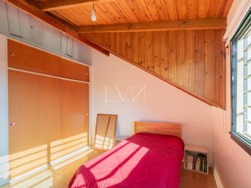 Venta casa estilo tríplex 5 ambientes con jardín y pileta en Vicente Lopez