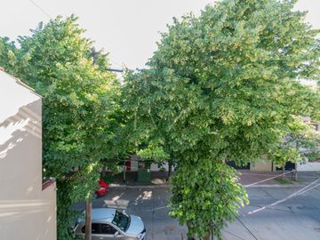 Venta casa estilo tríplex 5 ambientes con jardín y pileta en Vicente Lopez