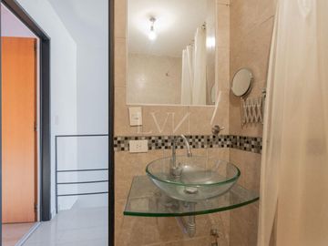 Venta casa estilo tríplex 5 ambientes con jardín y pileta en Vicente Lopez