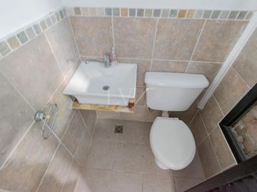 Venta casa estilo tríplex 5 ambientes con jardín y pileta en Vicente Lopez