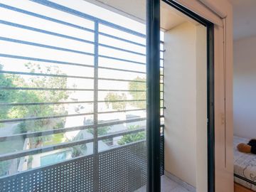 Venta casa estilo tríplex 5 ambientes con jardín y pileta en Vicente Lopez