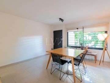 Venta casa estilo tríplex 5 ambientes con jardín y pileta en Vicente Lopez
