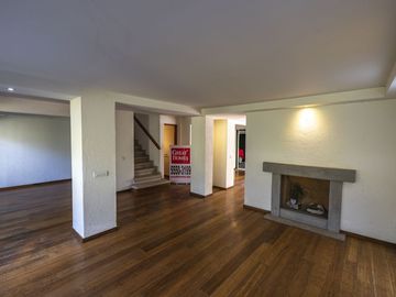 Casa en Venta en Lomas de San Angel Inn