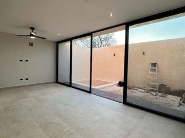 Casa en Venta en Temozón Norte, 3 recámaras, 3.5 baños