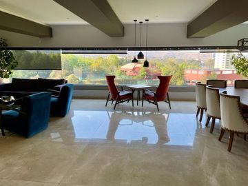 Departamento Totalmente Remodelado en Renta en Frondoso Lomas Country.