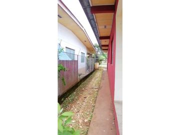 SEA CONFIABLE  ALQUILA O VENDE AMPLIA VIVIENDA EN CHITRE
