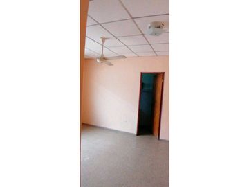 SEA CONFIABLE  ALQUILA O VENDE AMPLIA VIVIENDA EN CHITRE