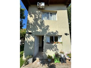 Venta Casa moderna 3 amb. barrio cerrado Hipocampo!!!
