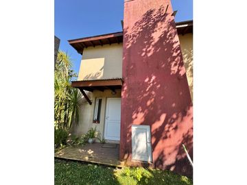 Venta Casa moderna 3 amb. barrio cerrado Hipocampo!!!
