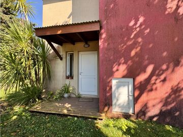 Venta Casa moderna 3 amb. barrio cerrado Hipocampo!!!