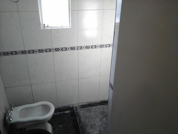 Casa en alquiler en Moron Sur