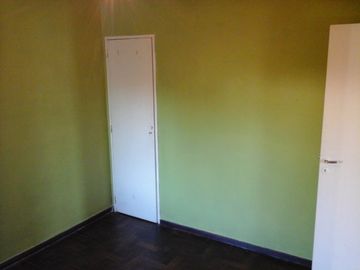 Casa en alquiler en Moron Sur