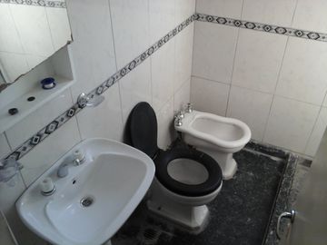 Casa en alquiler en Moron Sur