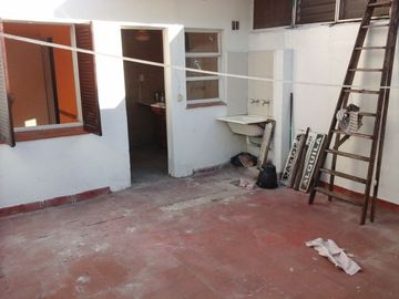 Casa en alquiler en Moron Sur