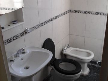 Casa en alquiler en Moron Sur