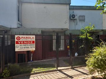 Casa en alquiler en Moron Sur