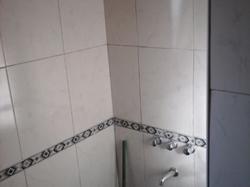 Casa en alquiler en Moron Sur