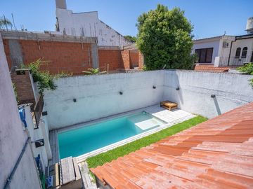Venta casa 4 ambientes C/ quincho y pileta