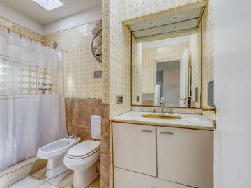 Venta casa 4 ambientes C/ quincho y pileta