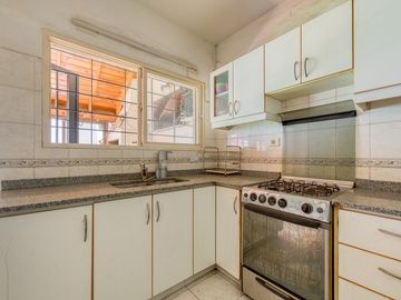 Venta casa 4 ambientes C/ quincho y pileta