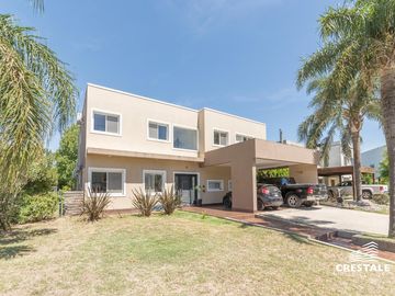 Casa 3 dormitorios en venta - Cadaques Funes Hills