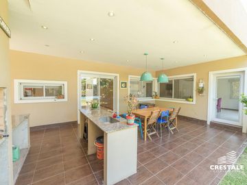 Casa 3 dormitorios en venta - Cadaques Funes Hills