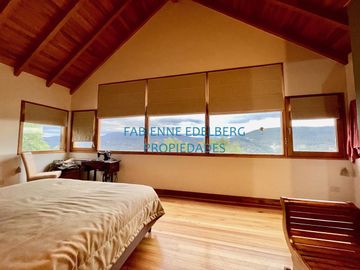 Importante Casa CON VISTAS UNICASS EN FALDEOS DE CHAPELCO - San Martin De Los Andes