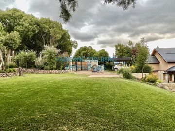 Importante Casa CON VISTAS UNICASS EN FALDEOS DE CHAPELCO - San Martin De Los Andes