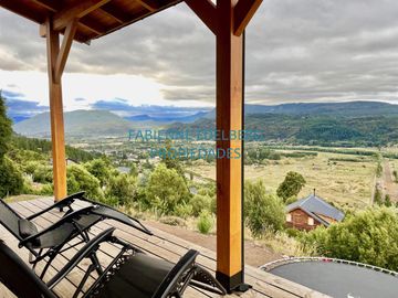 Importante Casa CON VISTAS UNICASS EN FALDEOS DE CHAPELCO - San Martin De Los Andes