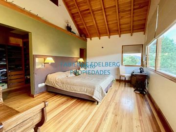 Importante Casa CON VISTAS UNICASS EN FALDEOS DE CHAPELCO - San Martin De Los Andes
