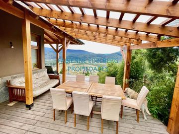 Importante Casa CON VISTAS UNICASS EN FALDEOS DE CHAPELCO - San Martin De Los Andes