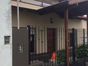 Casa en venta - 4 Dormitorios 2 Baños - 360Mts2 - Miramar