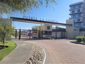 Descubre la elegancia y comodidad de nuestra casa lujosa. ¡Vive el lujo en cada detalle! ¡Reserva ahora y disfruta de una experiencia inolvidable!