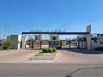 Descubre la elegancia y comodidad de nuestra casa lujosa. ¡Vive el lujo en cada detalle! ¡Reserva ahora y disfruta de una experiencia inolvidable!