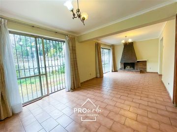Casa en Venta en JOSE ORTEGA Y GASSET BUEN TERRENO