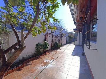 Casa en Venta en JOSE ORTEGA Y GASSET BUEN TERRENO