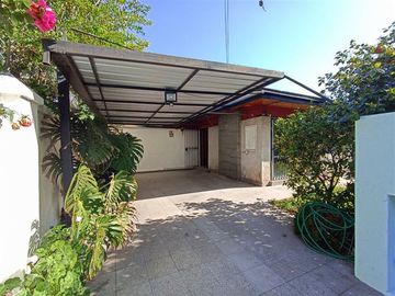 Casa en Venta en JOSE ORTEGA Y GASSET BUEN TERRENO