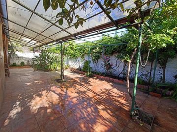 Casa en Venta en JOSE ORTEGA Y GASSET BUEN TERRENO