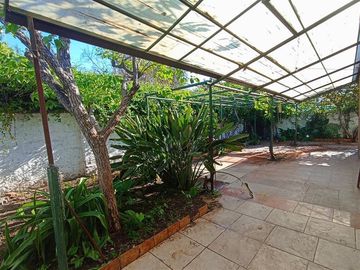 Casa en Venta en JOSE ORTEGA Y GASSET BUEN TERRENO