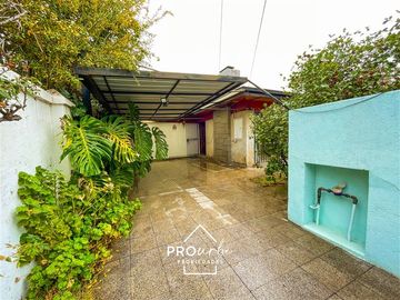 Casa en Venta en JOSE ORTEGA Y GASSET BUEN TERRENO