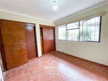 Casa en Venta en JOSE ORTEGA Y GASSET BUEN TERRENO
