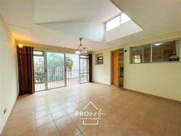 Casa en Venta en JOSE ORTEGA Y GASSET BUEN TERRENO