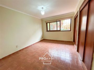 Casa en Venta en JOSE ORTEGA Y GASSET BUEN TERRENO