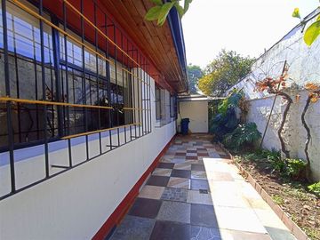 Casa en Venta en JOSE ORTEGA Y GASSET BUEN TERRENO
