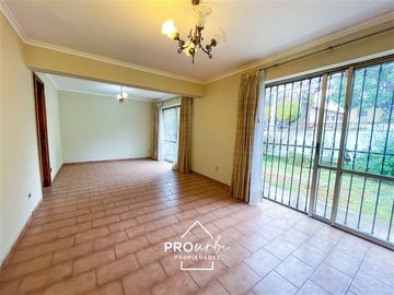 Casa en Venta en JOSE ORTEGA Y GASSET BUEN TERRENO