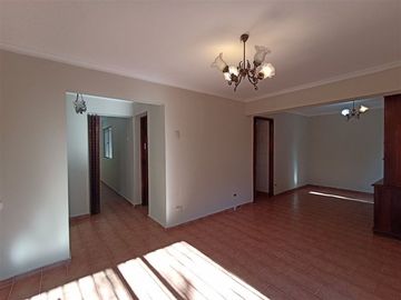 Casa en Venta en JOSE ORTEGA Y GASSET BUEN TERRENO