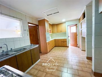 Casa en Venta en JOSE ORTEGA Y GASSET BUEN TERRENO