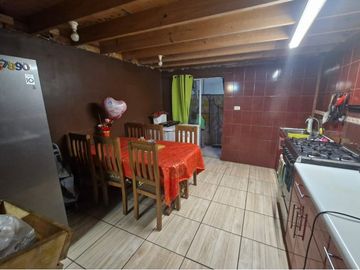 Espaciosa y Acogedora Casa en Excelente Ubicación